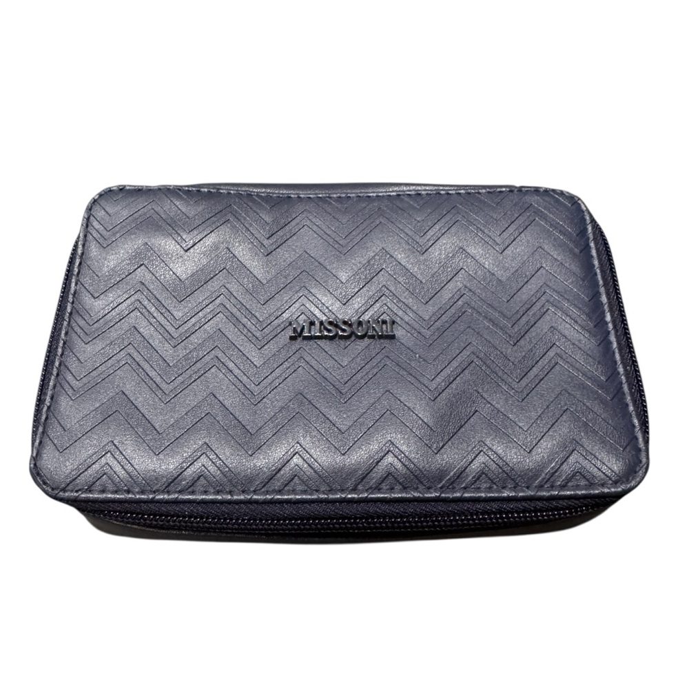 MISSONI Delta First Class Amenity Kit Blue Leather